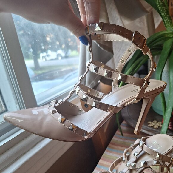 Nude Patent Pointy Toe Heels - Picture 2 of 8